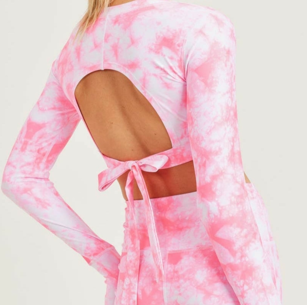 Pink tie dye long sleeve crop top
